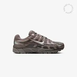 NIKE: Коричневые кроссовки 