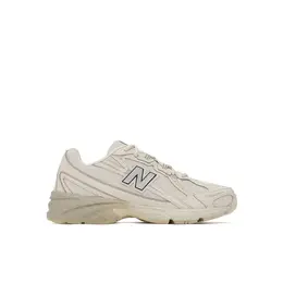 New Balance: Бежевые кроссовки 