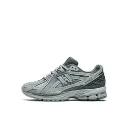 New Balance: Серые кеды 