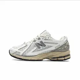 New Balance: Серые кроссовки  1906R