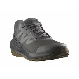 Salomon: Чёрные кроссовки 