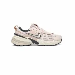 Nike: Розовые кроссовки 
