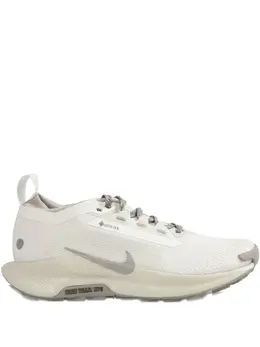 Nike: Белые кроссовки  Trail