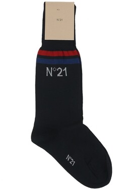 N21: Чёрные носки 