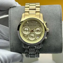 MICHAEL KORS: Часы 