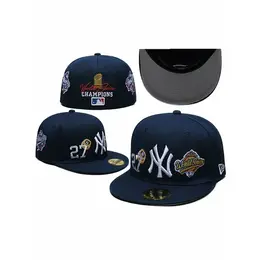 NEW ERA: Тёмная кепка 