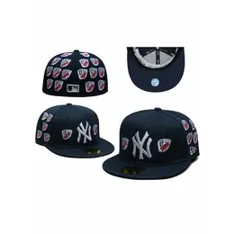 NEW ERA: Белая кепка 