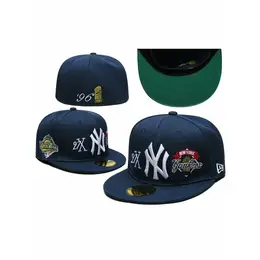 NEW ERA: Тёмная кепка 