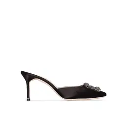 Manolo Blahnik: Чёрные сабо  Hangisi
