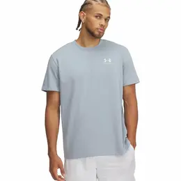 Under Armour: Спортивная футболка 
