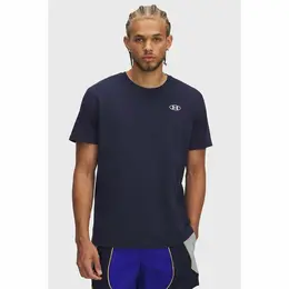Under Armour: Спортивная футболка 