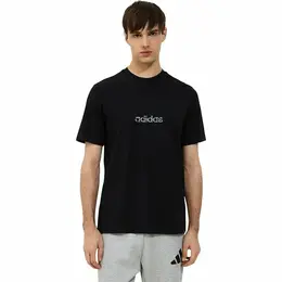 adidas: Спортивная футболка 