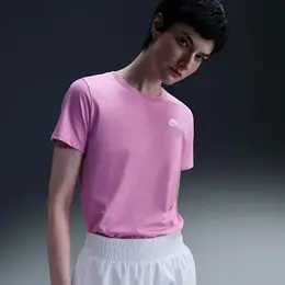 NIKE: Тёмная футболка  Club Essentials