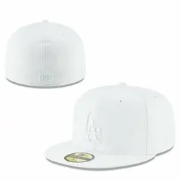 NEW ERA: Белая кепка 