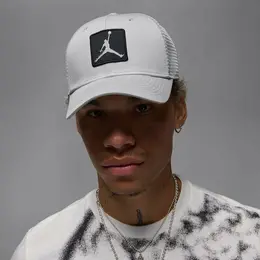 NIKE: Серая кепка 