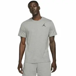 Nike: Серая футболка 