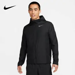 NIKE: Чёрная куртка 