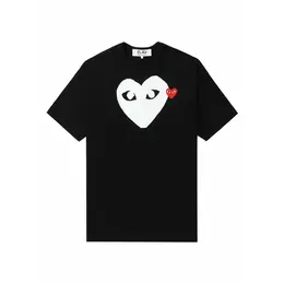 Comme des Garcons PLAY: Чёрная футболка 