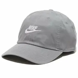 NIKE: Серая кепка  Club Futura