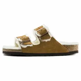 Birkenstock: Коричневые сандалии 