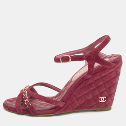 Chanel: Красные сандалии 