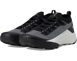 Arc'teryx: Чёрные кроссовки 