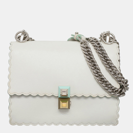 Fendi: Белая сумка  Kan I