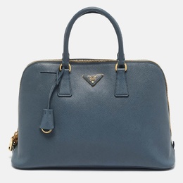 Prada: Голубая сумка 
