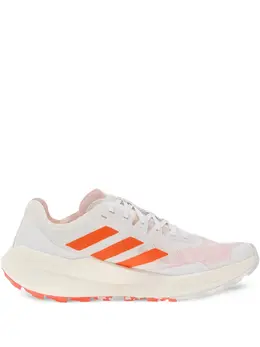 adidas: Белые кроссовки  Terrex