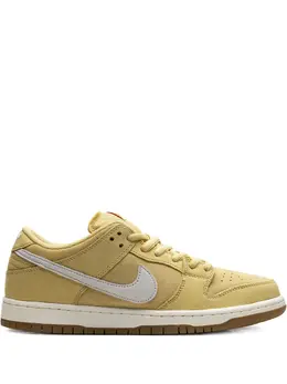 Nike: Жёлтые кроссовки  SB Dunk Low