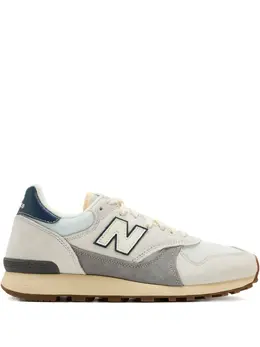 New Balance: Светлые кроссовки 