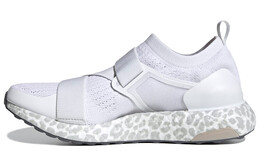 Adidas: Кроссовки 