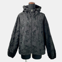 Moncler: Розовая куртка 