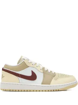 Nike: Бежевые кроссовки  Air Jordan