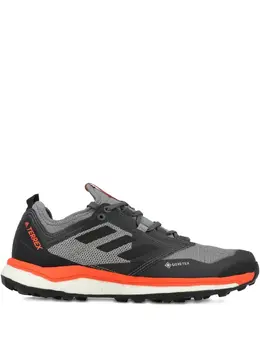 adidas: Чёрные кроссовки  Terrex