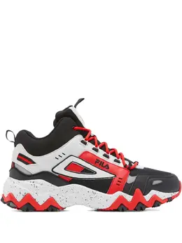 Fila: Серые кроссовки 