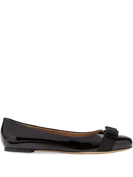 Ferragamo: Чёрные балетки  Varina