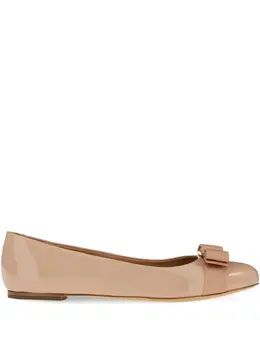 Ferragamo: Бежевые балетки  Varina