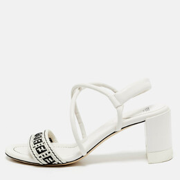 Fendi: Белые сандалии 