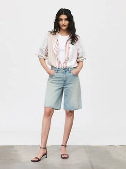 Levi's: Светлые шорты 