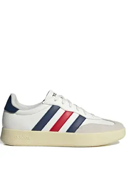 adidas: Белые кроссовки 