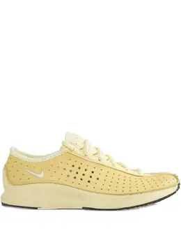 Nike: Светлые кроссовки  Running