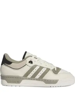adidas: Светлые кроссовки  Rivalry Low