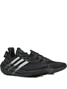 adidas: Чёрные кроссовки  UltraBoost