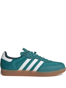 adidas: Белые кроссовки 