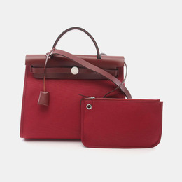 Hermes: Красная сумка 