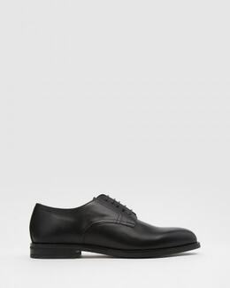 Stuart Weitzman: Чёрные туфли 