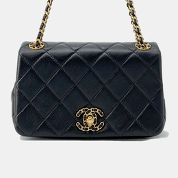 Chanel: Чёрная сумка 