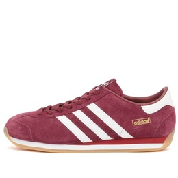 Adidas: Красные кроссовки 