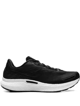 Saucony: Чёрные кроссовки 